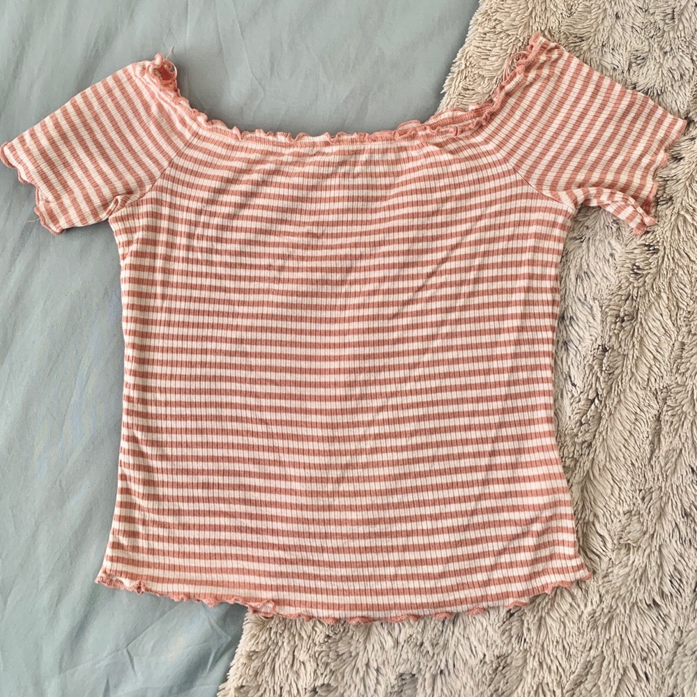STREETWEAR SOCIETY Off the shoulder tee